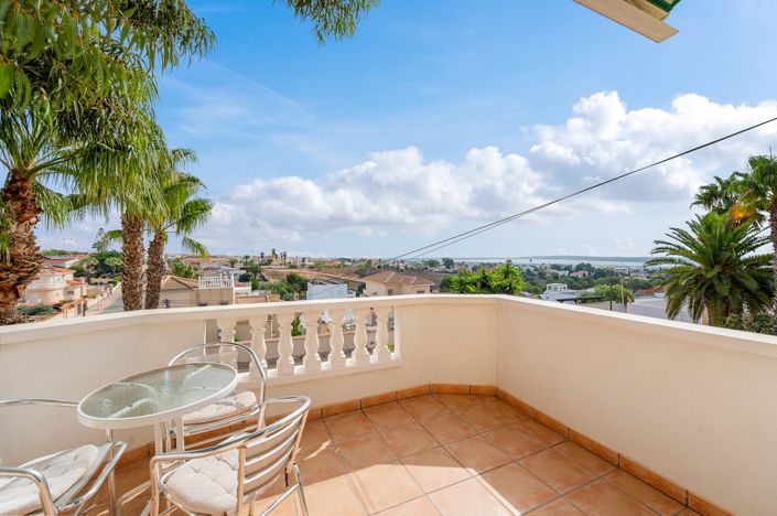Image No.21-2 Bed Villa for sale