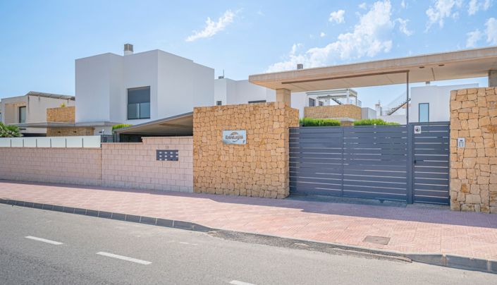 Image No.53-3 Bed Villa for sale