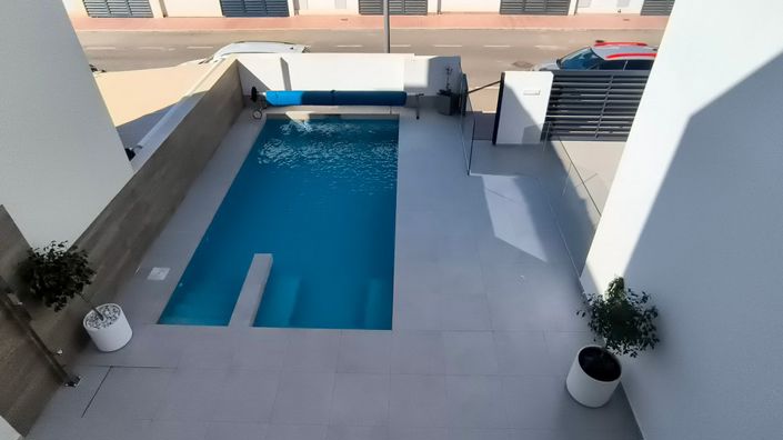 Image No.2-5 Bed Villa for sale