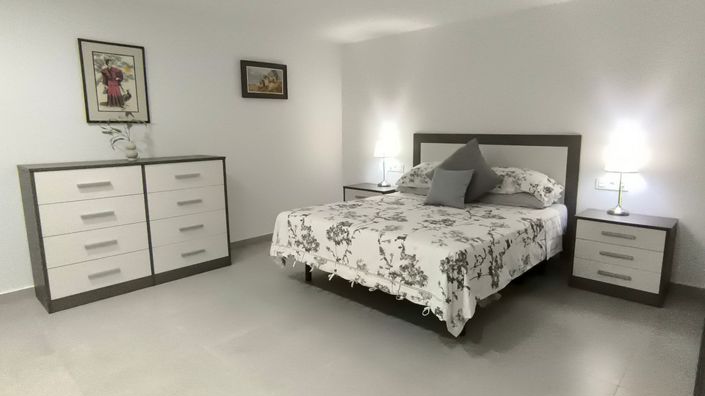 Image No.34-5 Bed Villa for sale