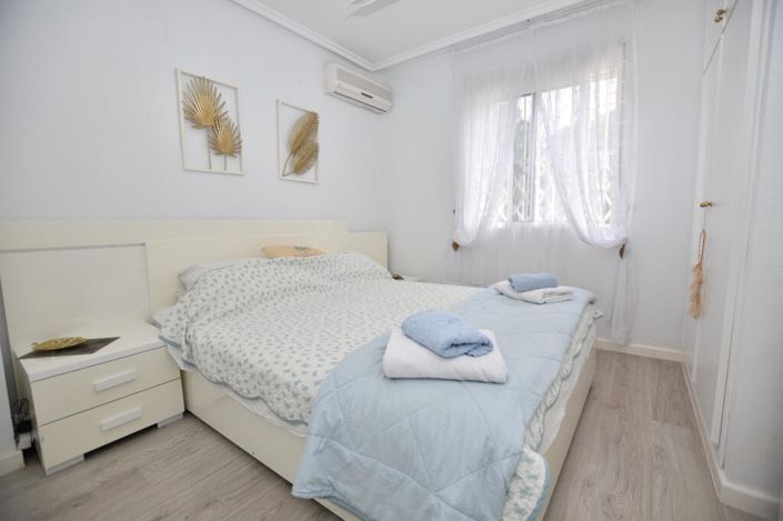 Image No.11-2 Bed Townhouse for sale
