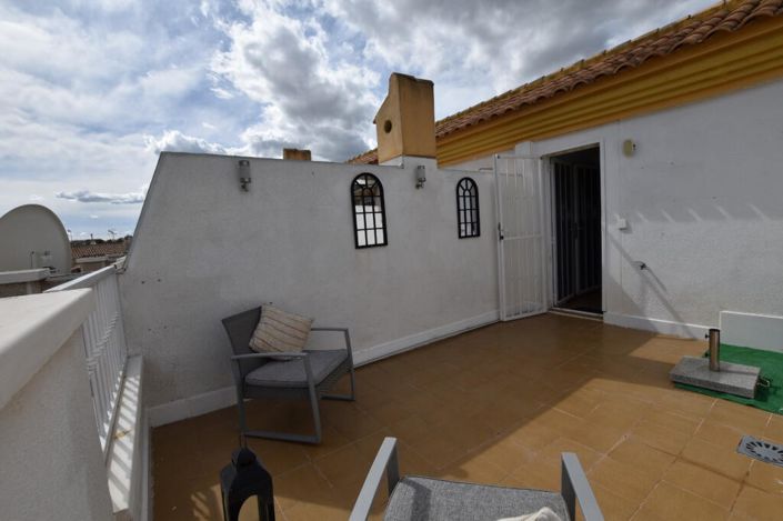 Image No.17-2 Bed Townhouse for sale