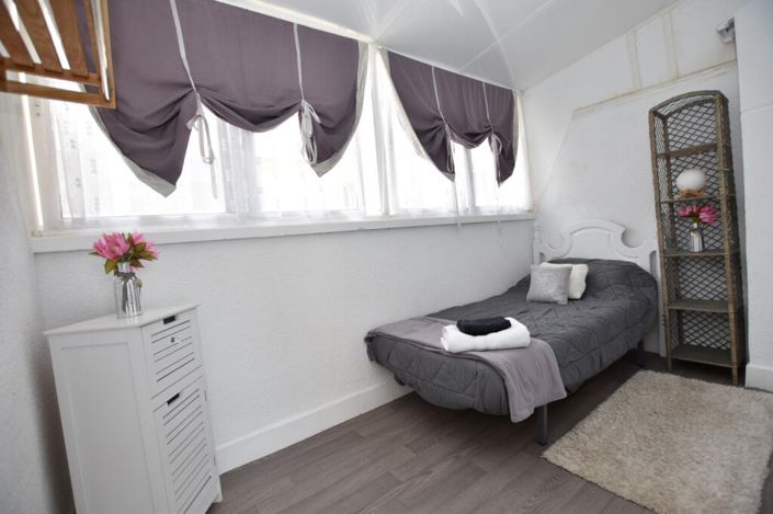 Image No.20-2 Bed Townhouse for sale