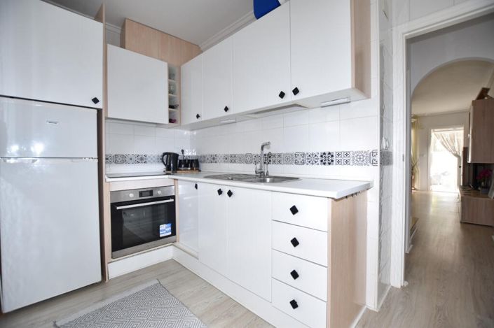 Image No.8-2 Bed Townhouse for sale