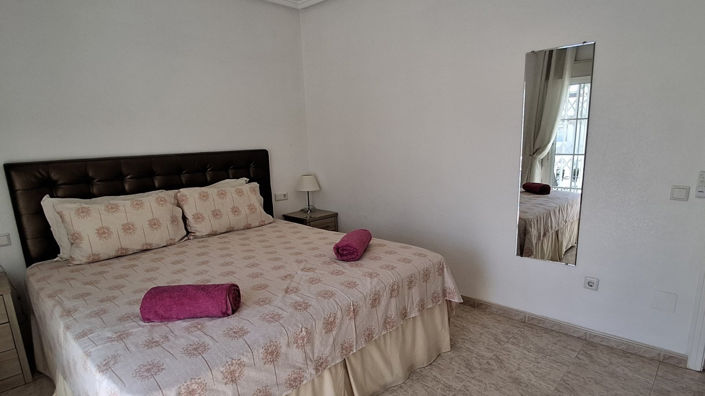 Image No.13-3 Bed Townhouse for sale