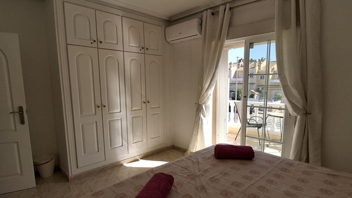 Image No.15-3 Bed Townhouse for sale