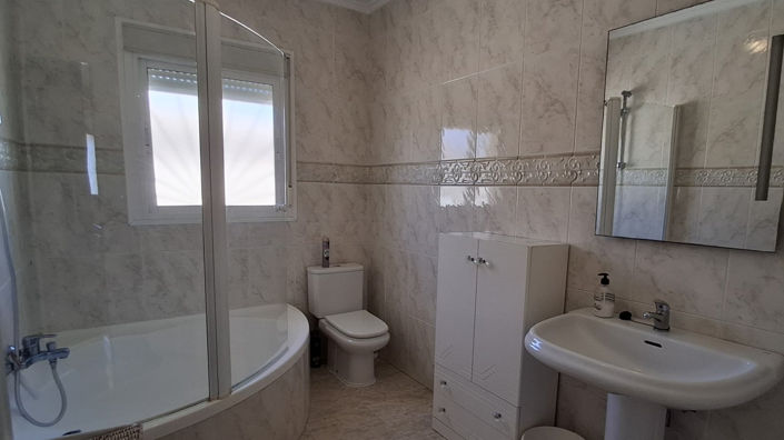 Image No.19-3 Bed Townhouse for sale