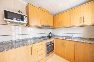 1421911