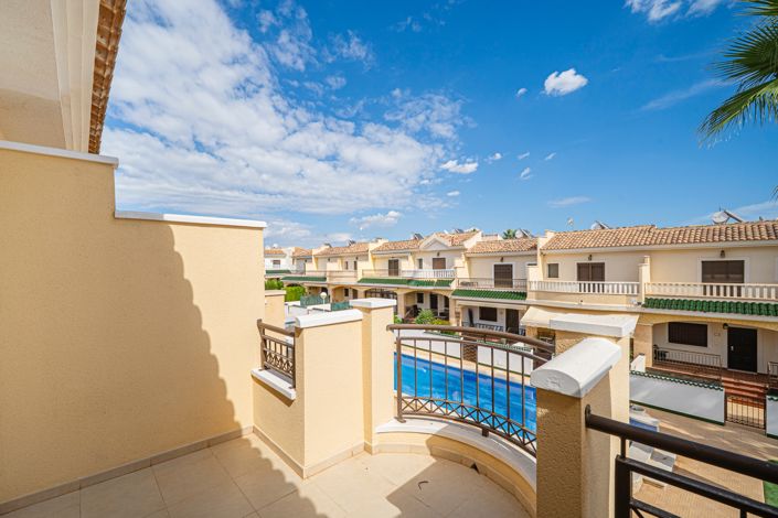Image No.18-2 Bed Townhouse for sale