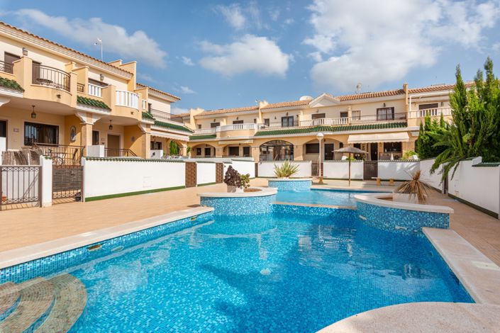 Image No.35-2 Bed Townhouse for sale