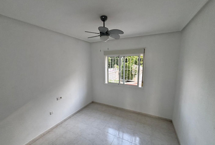 Image No.12-3 Bed Townhouse for sale