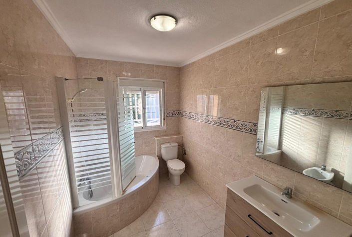 Image No.17-3 Bed Townhouse for sale