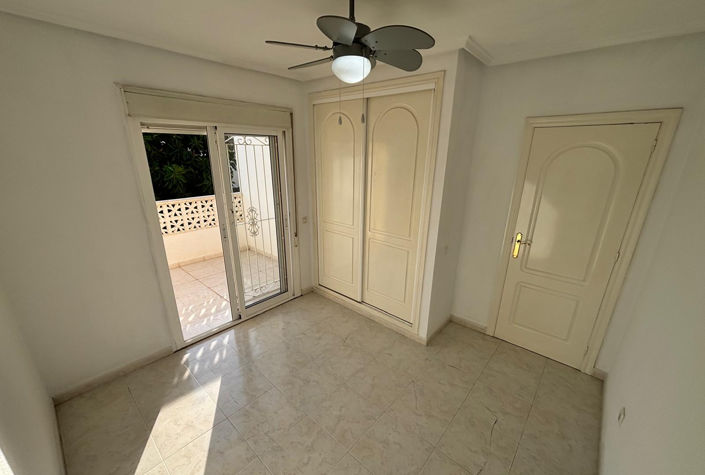 Image No.18-3 Bed Townhouse for sale