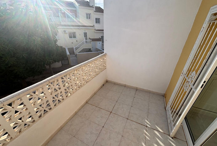 Image No.19-3 Bed Townhouse for sale