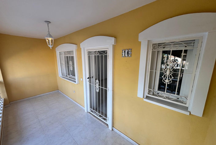 Image No.21-3 Bed Townhouse for sale