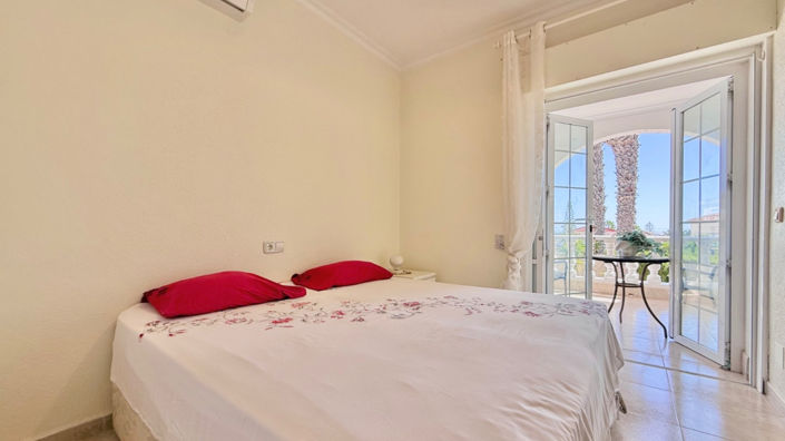 Image No.32-4 Bed Villa for sale