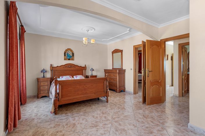 Image No.29-7 Bed Villa for sale