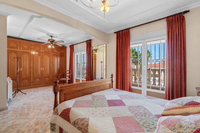 Image No.30-7 Bed Villa for sale