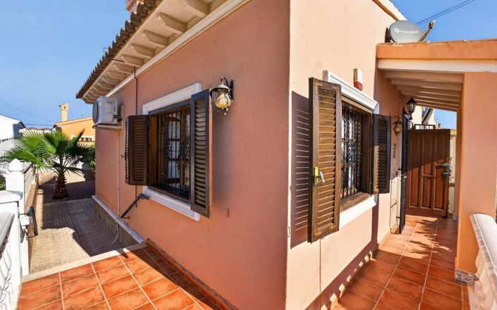 Image No.19-2 Bed Villa for sale