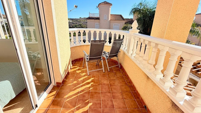 Image No.19-3 Bed Property for sale