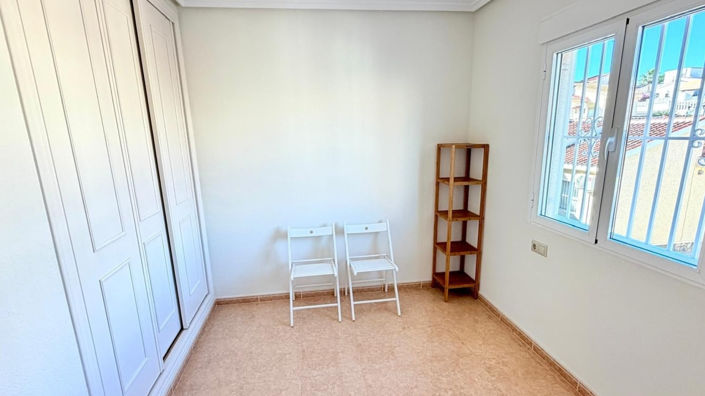 Image No.23-3 Bed Property for sale