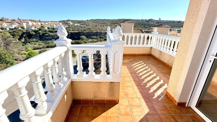 Image No.24-3 Bed Property for sale