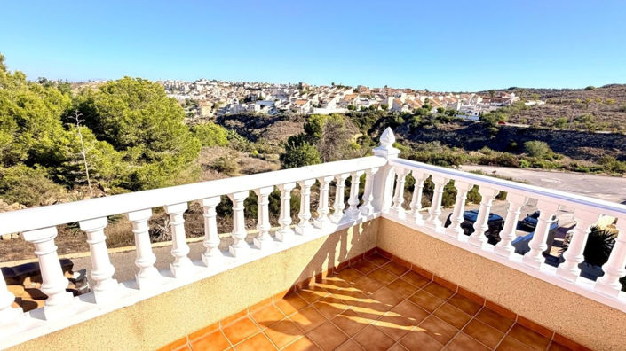 Image No.25-3 Bed Property for sale