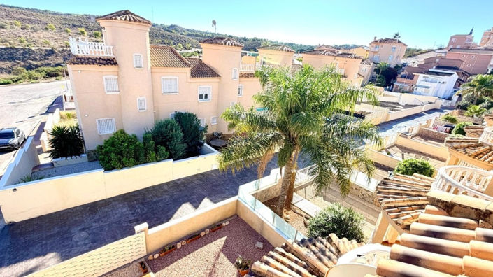 Image No.28-3 Bed Property for sale
