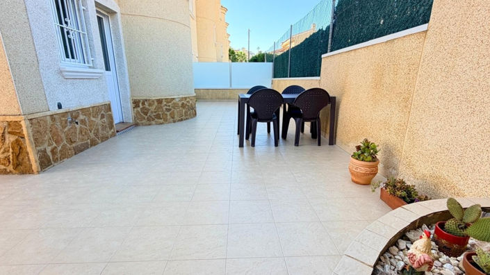 Image No.30-3 Bed Property for sale