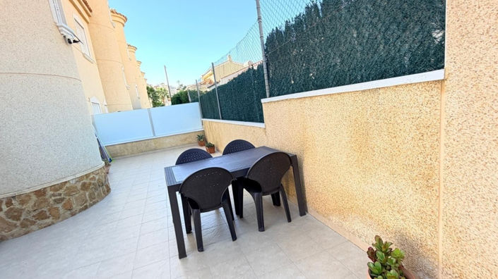 Image No.32-3 Bed Property for sale