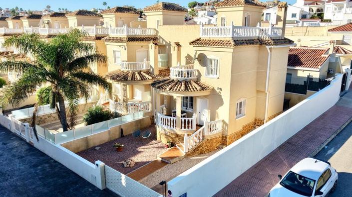 Image No.36-3 Bed Property for sale