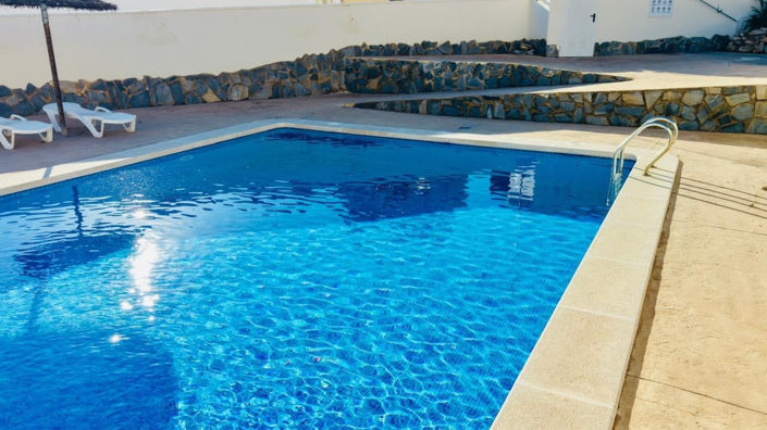 Image No.37-3 Bed Property for sale