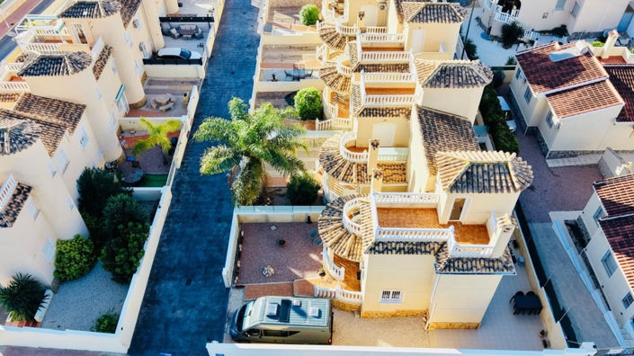 Image No.42-3 Bed Property for sale