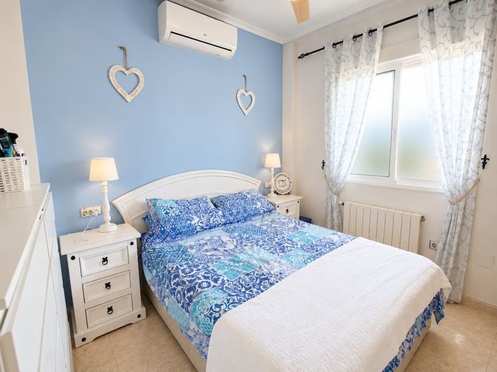 Image No.10-4 Bed Property for sale