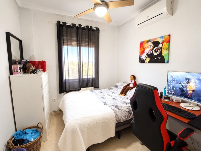 Image No.13-4 Bed Property for sale