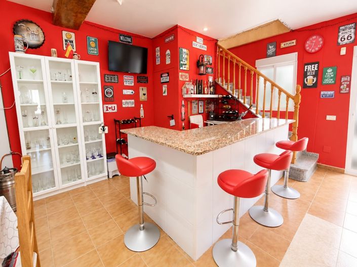 Image No.18-4 Bed Property for sale