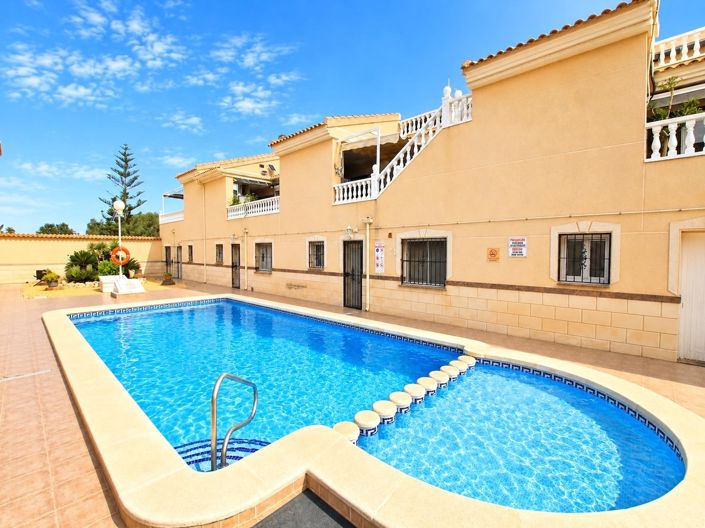 Image No.2-4 Bed Property for sale
