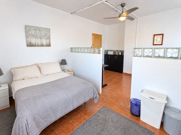 Image No.20-4 Bed Property for sale