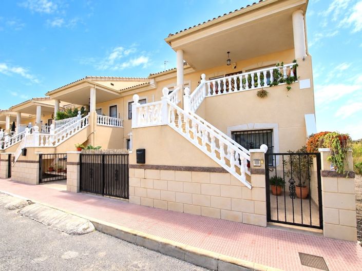 Image No.9-4 Bed Property for sale