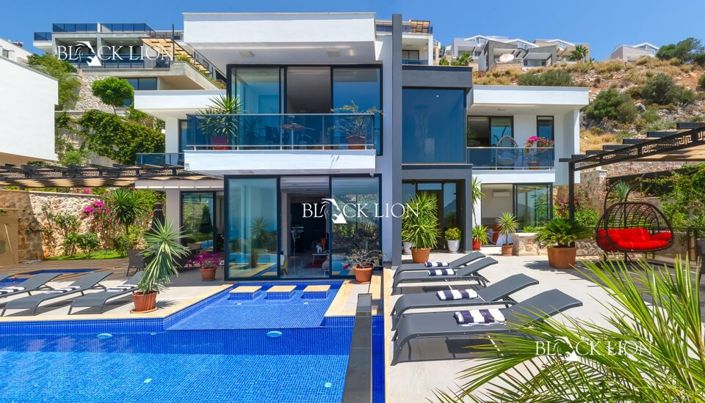 Image No.10-4 Bed Villa for sale