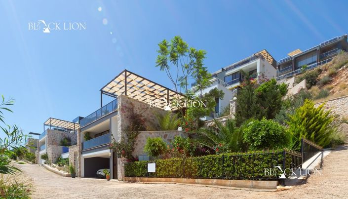 Image No.3-4 Bed Villa for sale