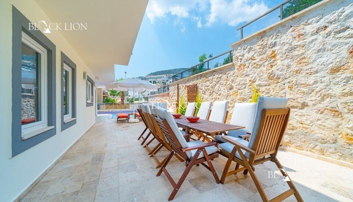 Image No.8-5 Bed Villa for sale