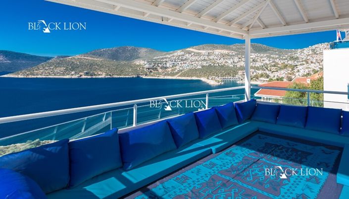 Image No.10-4 Bed Property for sale