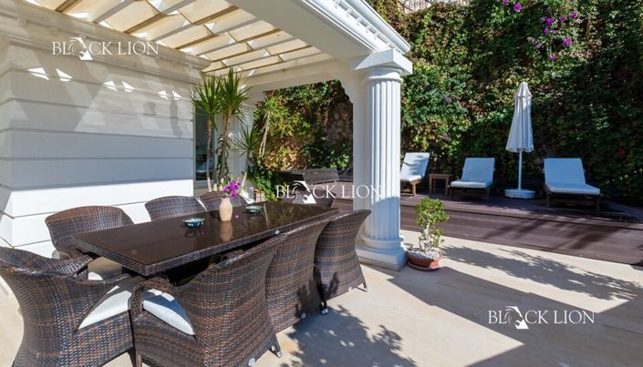 Image No.6-4 Bed Property for sale