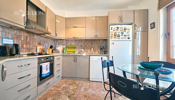 Image No.19-2 Bed Apartment for sale