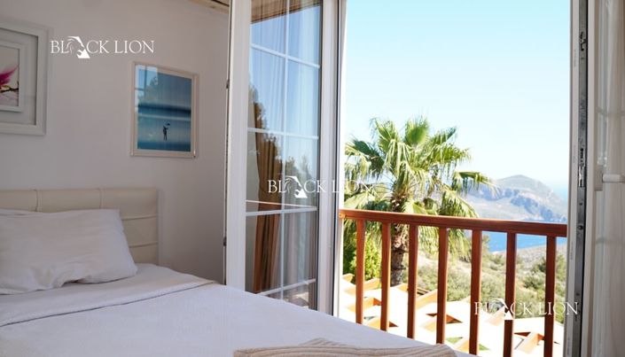 Image No.19-3 Bed Villa for sale