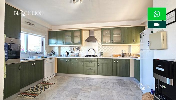 Image No.11-4 Bed Property for sale