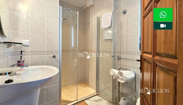 Image No.32-4 Bed Property for sale