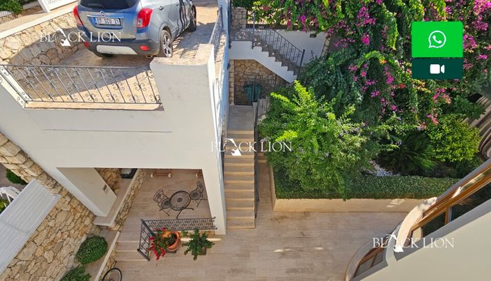 Image No.36-4 Bed Property for sale