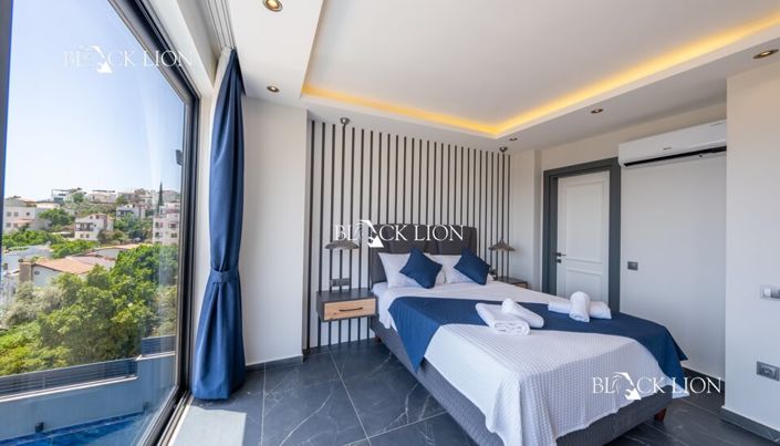 Image No.5-4 Bed Villa for sale